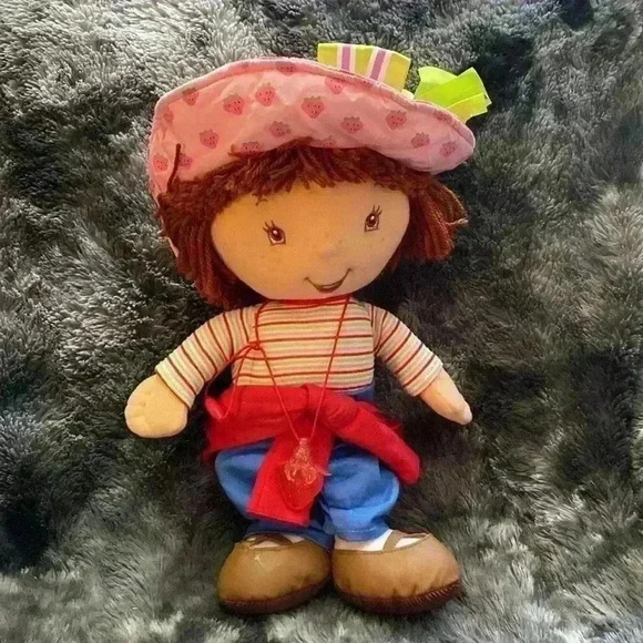 **HOST PICK** Adorable 15" Strawberry Shortcake Doll. She  sings and talks - Picture 11 of 17